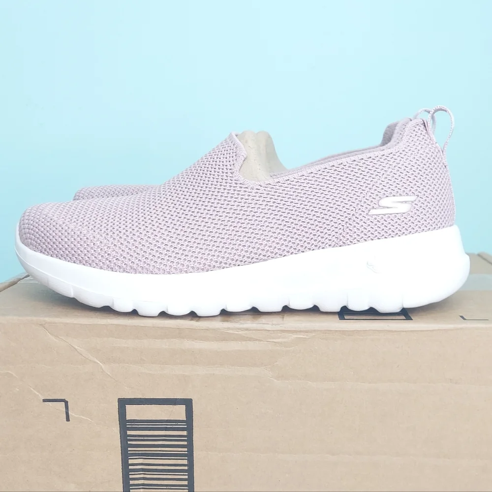 Skechers GO Walk Women's Slip-On Walking Shoe in Light Pink Size 6 NWT - Picture 2 of 10